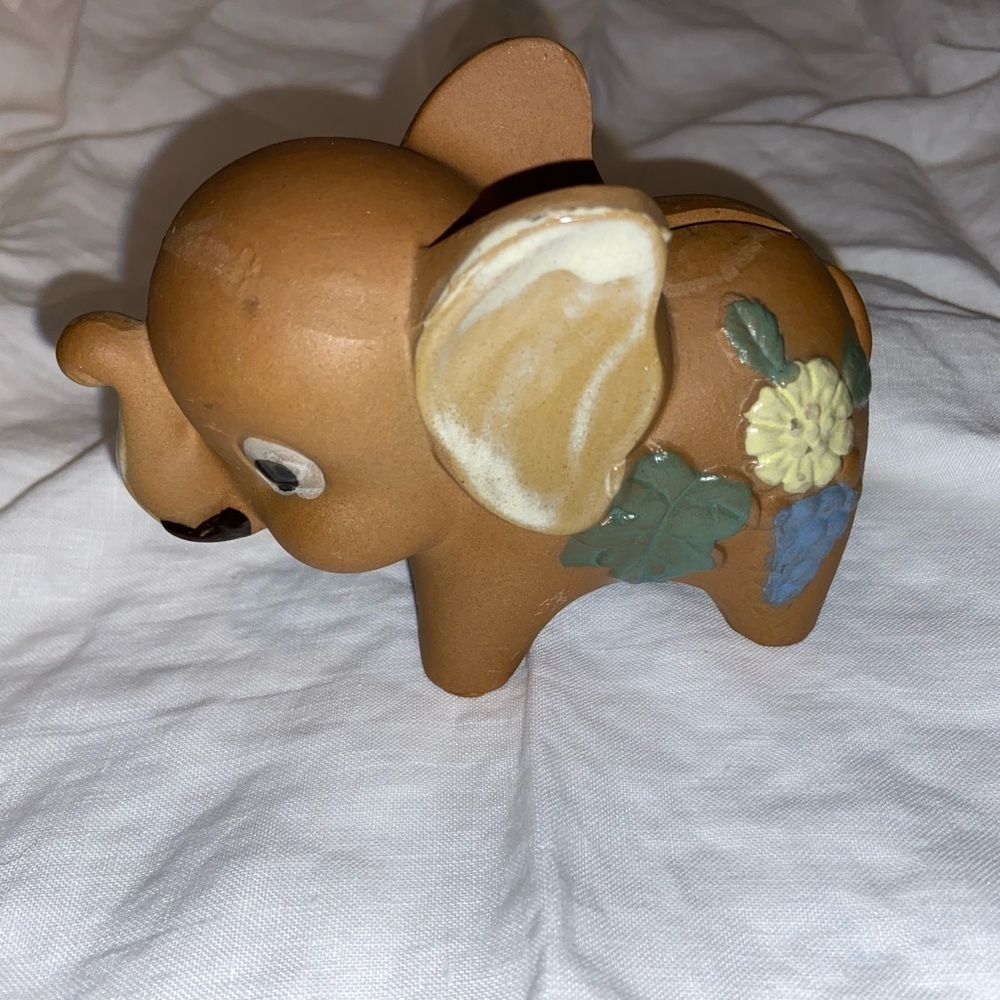 3/40$ Vintage handmade Japanese clay baby elephant mini piggy bank‎